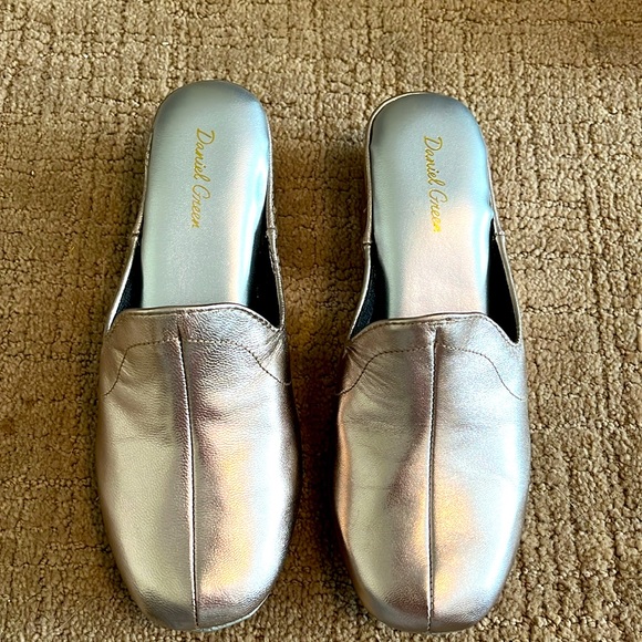 DANIEL GREEN Women’s Glamour Casual Slippers Size 7 W - Picture 2 of 5